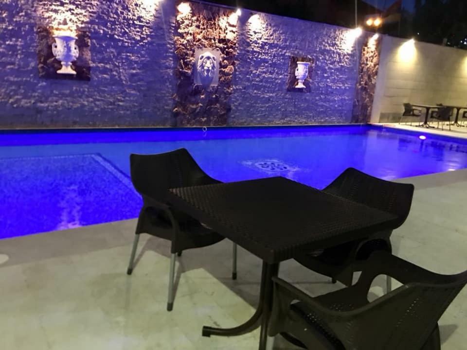 Aleppo Hotel Erywań Zewnętrze zdjęcie